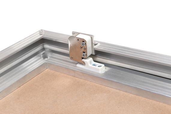 Люк под покраску Пилот Про 800х800