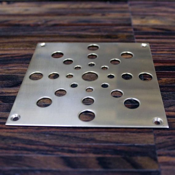 Решетка напольная 70х70мм из нержавеющей стали, отверстия