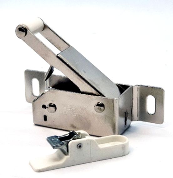 Нажимная защелка для люков ZTO Freight RZO с ответной частью