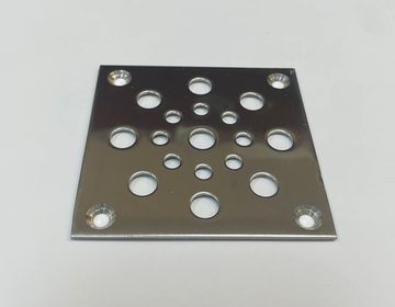 Решетка напольная 70х70мм из нержавеющей стали, отверстия