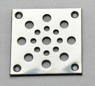 Решетка напольная 70х70мм из нержавеющей стали, отверстия