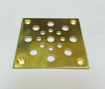 Решетка напольная 70х70мм из латуни, отверстия