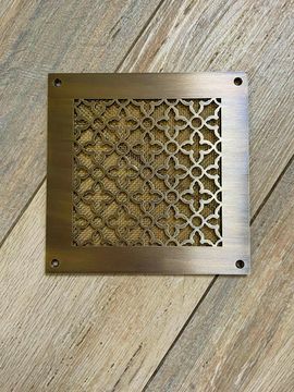 Дизайнерская решетка Визионер 200х200мм Маджестик, латунь патина, с сеткой и шурупами