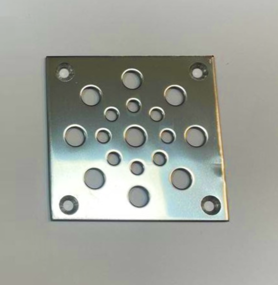 Решетка напольная 70х70мм из нержавеющей стали, отверстия